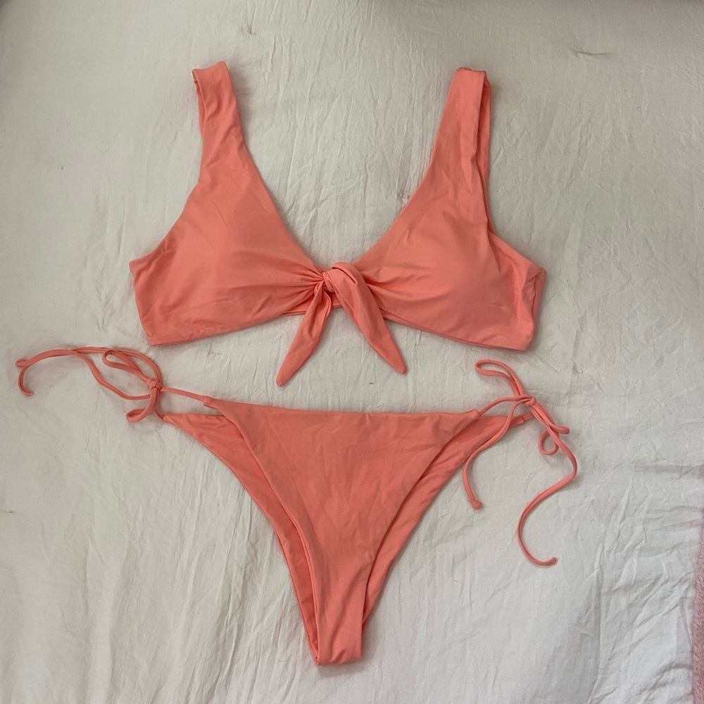 Dippin’ Daisies Bikini NWOT